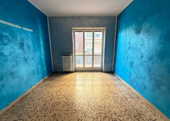 Camera da letto - Three-room apartment via Nazario Sauro, Pinerolo - photo 8