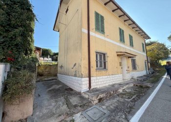Facciata - Casa indipendente via Santa Maria Maddalena, Morciano di Romagna - foto 3