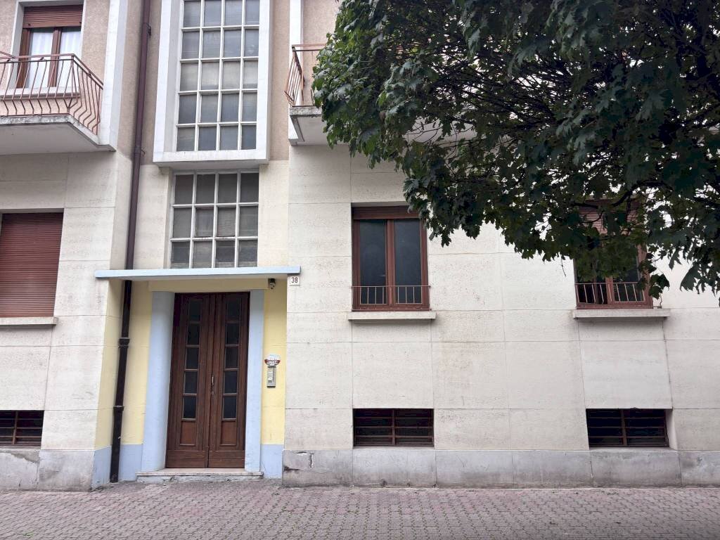 Facciata - Quadrilocale corso Annibale Santorre di Santarosa, 38, Cuneo (zona Centro) - foto 3