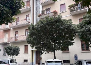 Facciata - Quadrilocale corso Annibale Santorre di Santarosa, 38, Cuneo (zona Centro) - foto 1