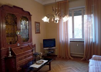 salotto - Three-room apartment corso Casale, 52, Torino (neighborhood Borgo Po) - photo 6