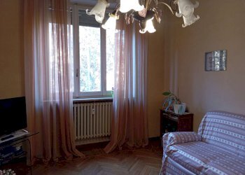salotto - Three-room apartment corso Casale, 52, Torino (neighborhood Borgo Po) - photo 7