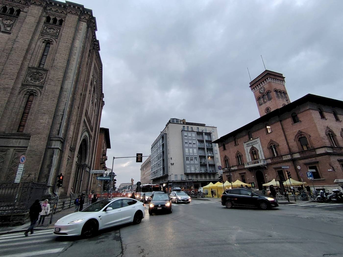 Negozio Via Giacomo Matteotti, Bologna (zona Bolognina) - foto 2