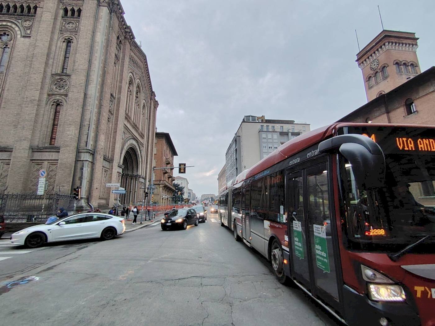 Negozio Via Giacomo Matteotti, Bologna (zona Bolognina) - foto 3