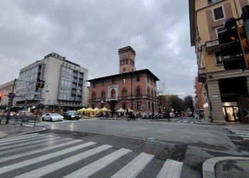 Negozio Via Giacomo Matteotti, Bologna (zona Bolognina) - foto 1