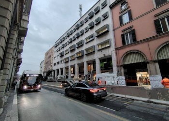 Negozio Via Giacomo Matteotti, Bologna (zona Bolognina) - foto 4