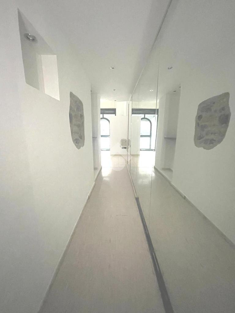 Shop Via Carlo Barabino, Genova (neighborhood Foce) - photo 3