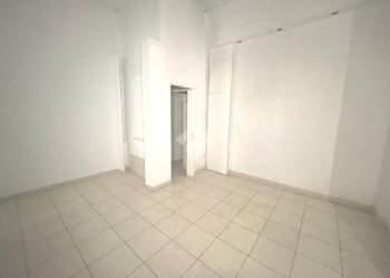 Shop Via Carlo Barabino, Genova (neighborhood Foce) - photo 5