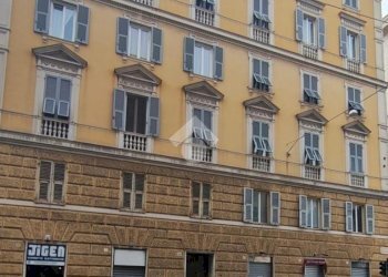 Shop Via Carlo Barabino, Genova (neighborhood Foce) - photo 9