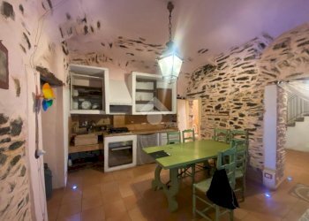 Four-room apartment Via G. Garibaldi, Borgomaro - photo 8