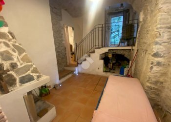Four-room apartment Via G. Garibaldi, Borgomaro - photo 1