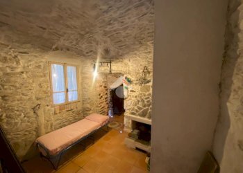 Four-room apartment Via G. Garibaldi, Borgomaro - photo 14