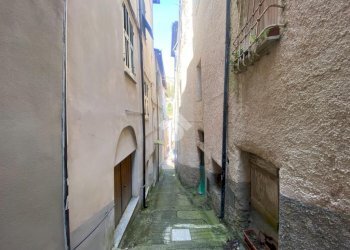 Four-room apartment Via G. Garibaldi, Borgomaro - photo 23
