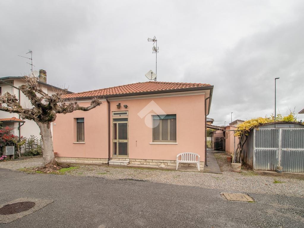 Semi-detached house Via Martiri della Libertà, Ravenna (neighborhood Santo Stefano) - photo 1