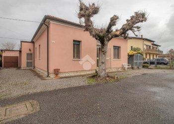 Casa semi indipendente Via Martiri della Libertà, Ravenna (zona Santo Stefano) - foto 4
