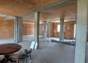 Shop Viale Torino, Alba - photo 2