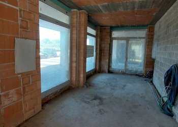 Shop Viale Torino, Alba - photo 6