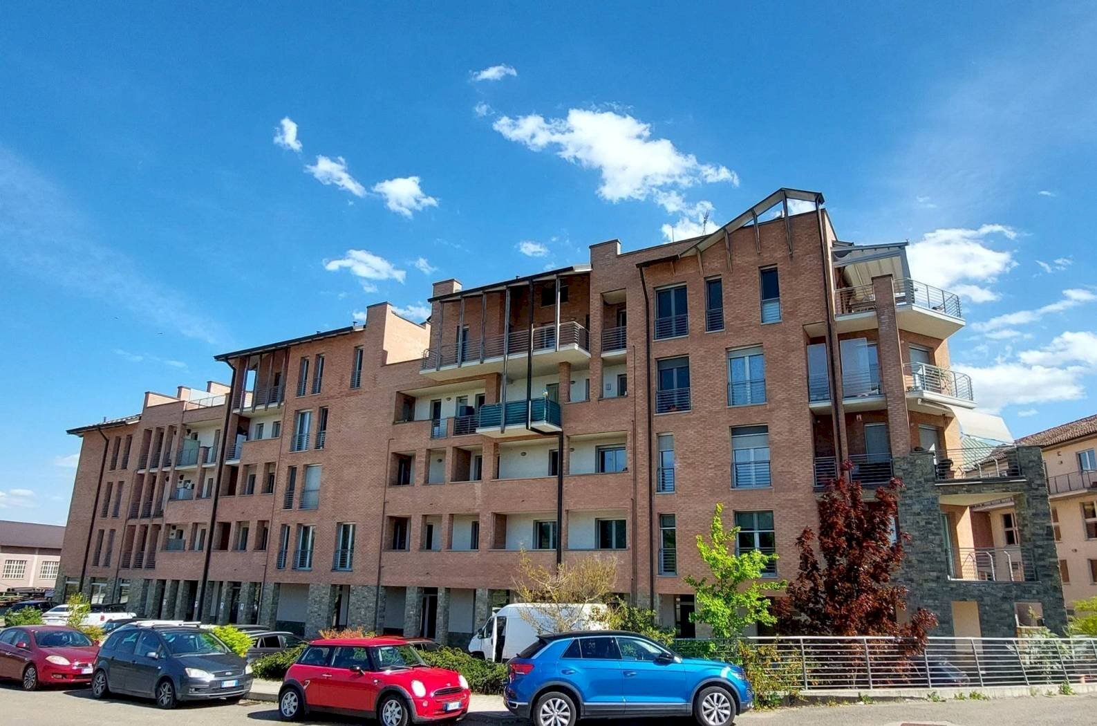 Shop Viale Torino, Alba - photo 1