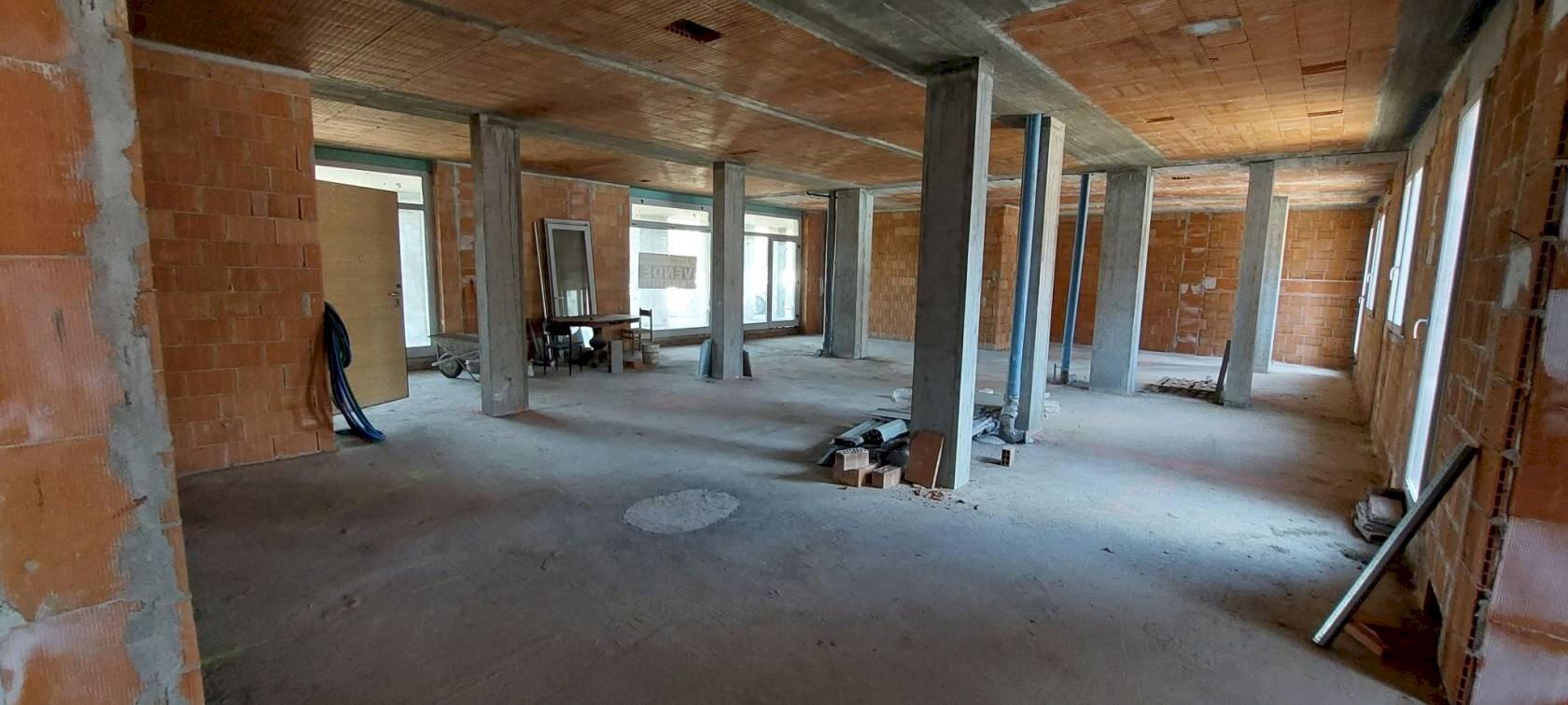 Shop Viale Torino, Alba - photo 3