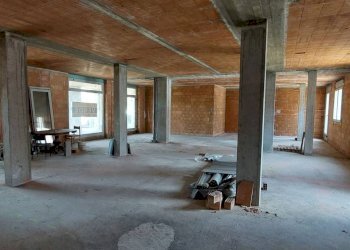 Shop Viale Torino, Alba - photo 2