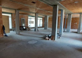 Shop Viale Torino, Alba - photo 3