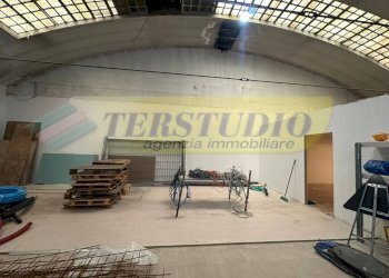 Foto 3 - Magazzino Via statale
 
89, La Valletta Brianza - foto 3