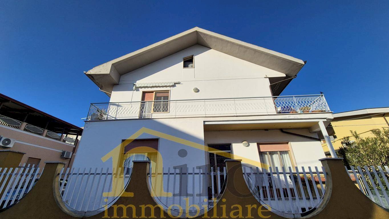 Foto 2 - Casa indipendente Via Salita Facciolini
 
26, Pescara - foto 2