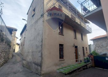 Edificio all\'aperto - Casa semi indipendente Via Bonomi
 
6, Brissago-Valtravaglia - foto 1