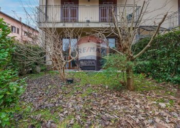 Casa all\'aperto - Trilocale Carlo Cattaneo
 
16, Sesto Calende - foto 17