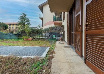 Giardino - Trilocale Carlo Cattaneo
 
16, Sesto Calende - foto 18