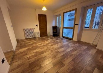 Stanza vuota - Casa semi indipendente Brezzo di Bedero - foto 8