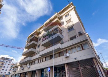 Edificio all\'aperto - Office Via Manin
 
3, Palermo - photo 21