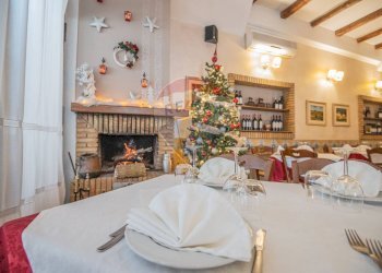 Sala da pranzo - Locale Commerciale via gianni ballarò
 
20, Caltagirone - foto 1