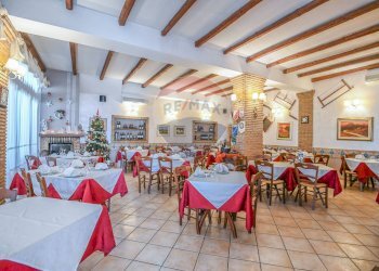 Sala da pranzo - Locale Commerciale via gianni ballarò
 
20, Caltagirone - foto 2