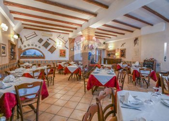 Sala da pranzo - Locale Commerciale via gianni ballarò
 
20, Caltagirone - foto 4