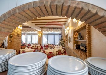 Sala da pranzo - Locale Commerciale via gianni ballarò
 
20, Caltagirone - foto 8