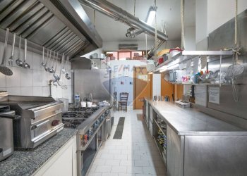 Cucina - Locale Commerciale via gianni ballarò
 
20, Caltagirone - foto 11