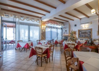 Sala da pranzo - Locale Commerciale via gianni ballarò
 
20, Caltagirone - foto 17