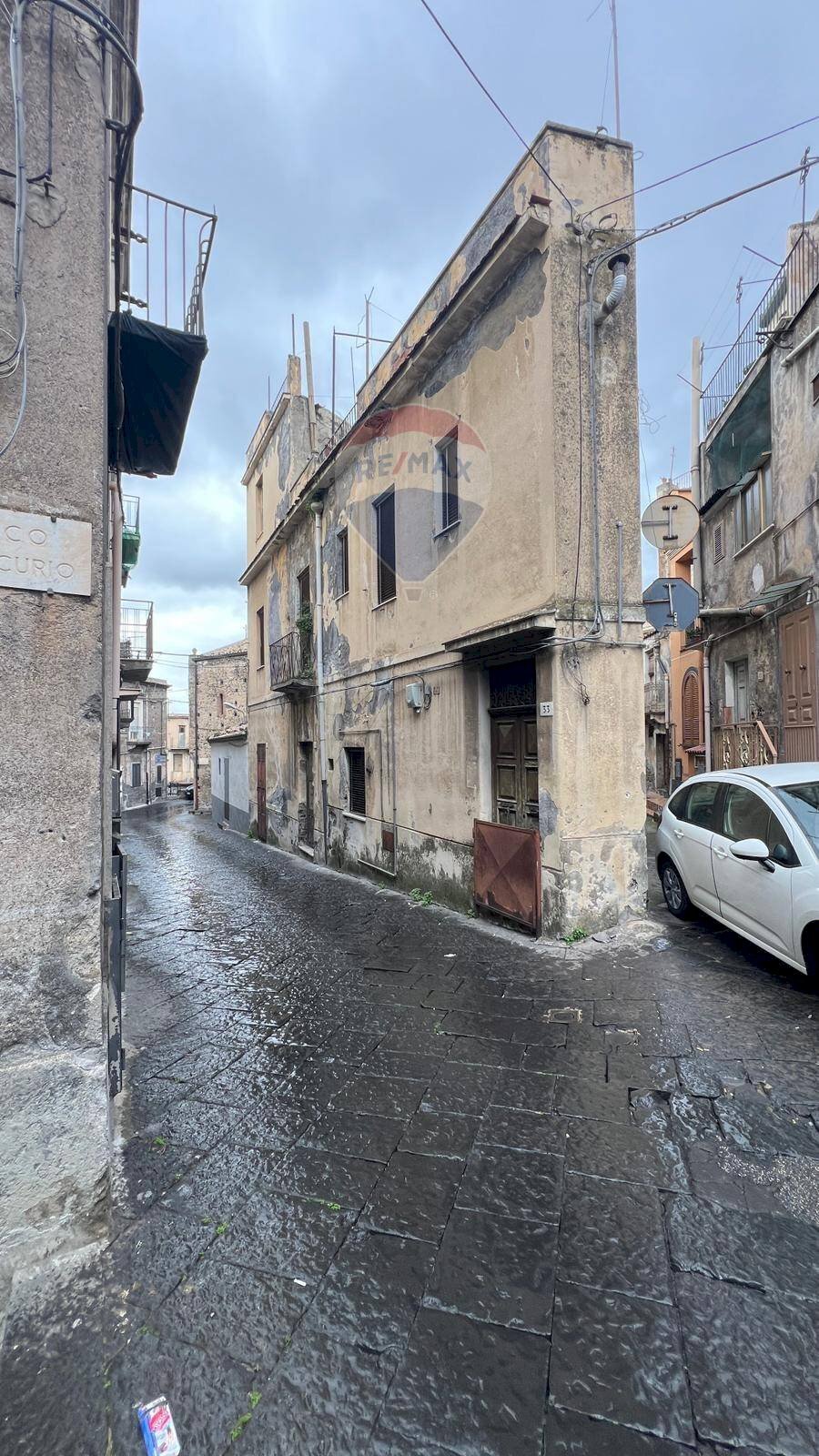 Edificio all\'aperto - Casa indipendente Via San Pietro
 
31, Bronte - foto 2