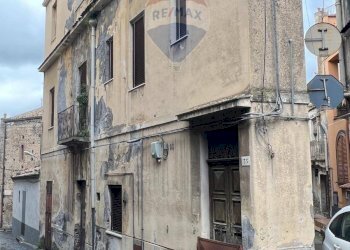 Casa all\'aperto - Casa indipendente Via San Pietro
 
31, Bronte - foto 1