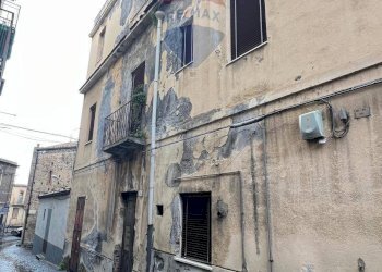 Edificio all\'aperto - Casa indipendente Via San Pietro
 
31, Bronte - foto 5