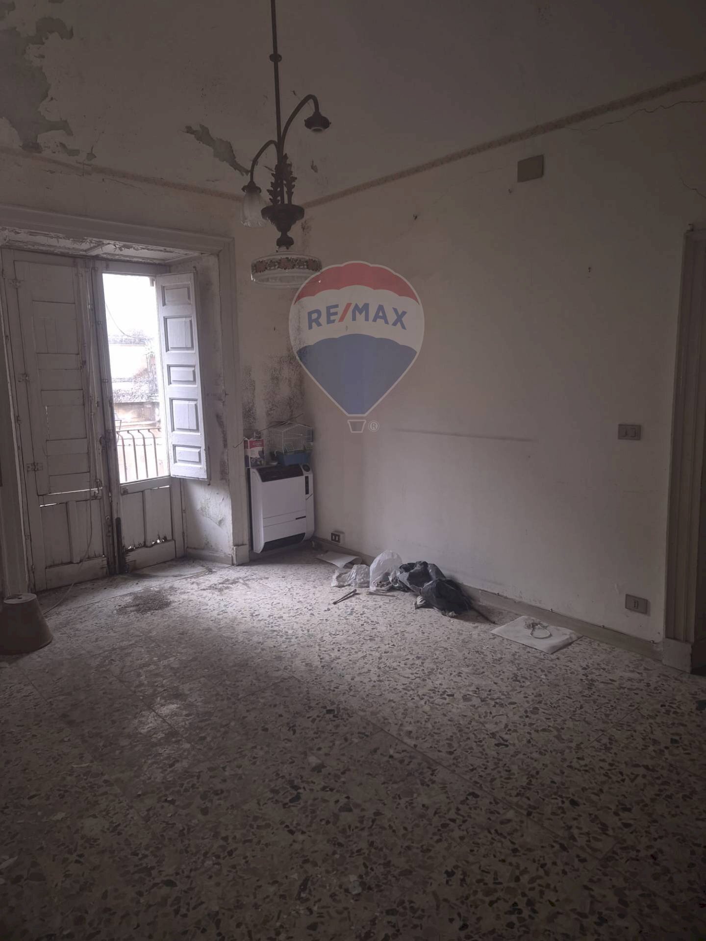 Stanza vuota - Casa indipendente Via Regina Margherita
 
14, Castiglione di Sicilia - foto 1