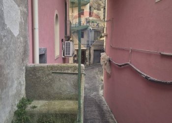 Edificio all\'aperto - Casa indipendente Via Regina Margherita
 
14, Castiglione di Sicilia - foto 22