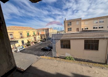 Edificio all\'aperto - Casa indipendente Piazza Carlo Alberto
 
10, Scordia - foto 32