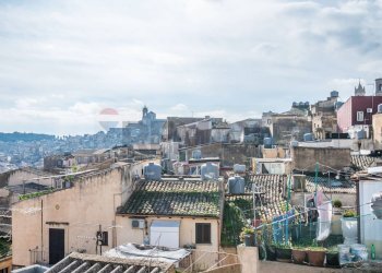 Edificio all\'aperto - Casa indipendente Via Ragona
 
34, Caltagirone - foto 23