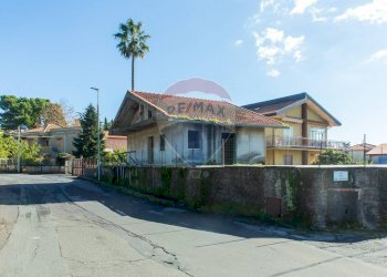 Casa all\'aperto - Villa Via Francesco  Petrarca
 
17, Trecastagni - foto 1