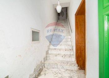 Scale - Casa indipendente Via La Manna
 
7, Adrano - foto 10