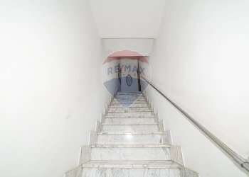 Scale - Casa indipendente Via La Manna
 
7, Adrano - foto 11