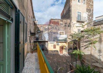 Edificio all\'aperto - Casa indipendente Via La Manna
 
7, Adrano - foto 15