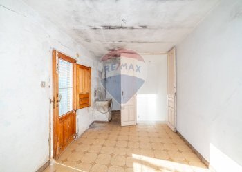 Hall / corridoio - Casa indipendente Via La Manna
 
7, Adrano - foto 26